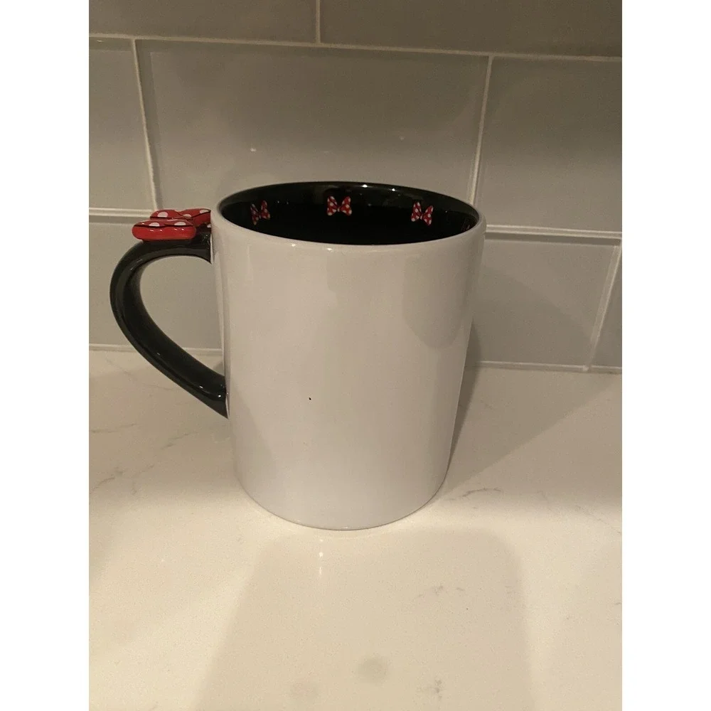 Disney Parks Minnie Polka Dot Bow On Handle coffee mug